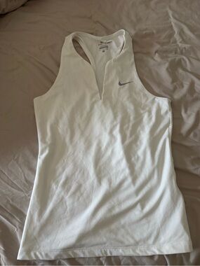 Nike White Women's Sleeveless V-Notch Athletic Tank